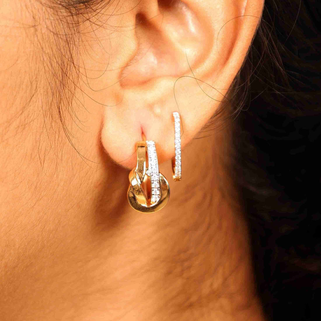 Intertwined Radiance Hoops