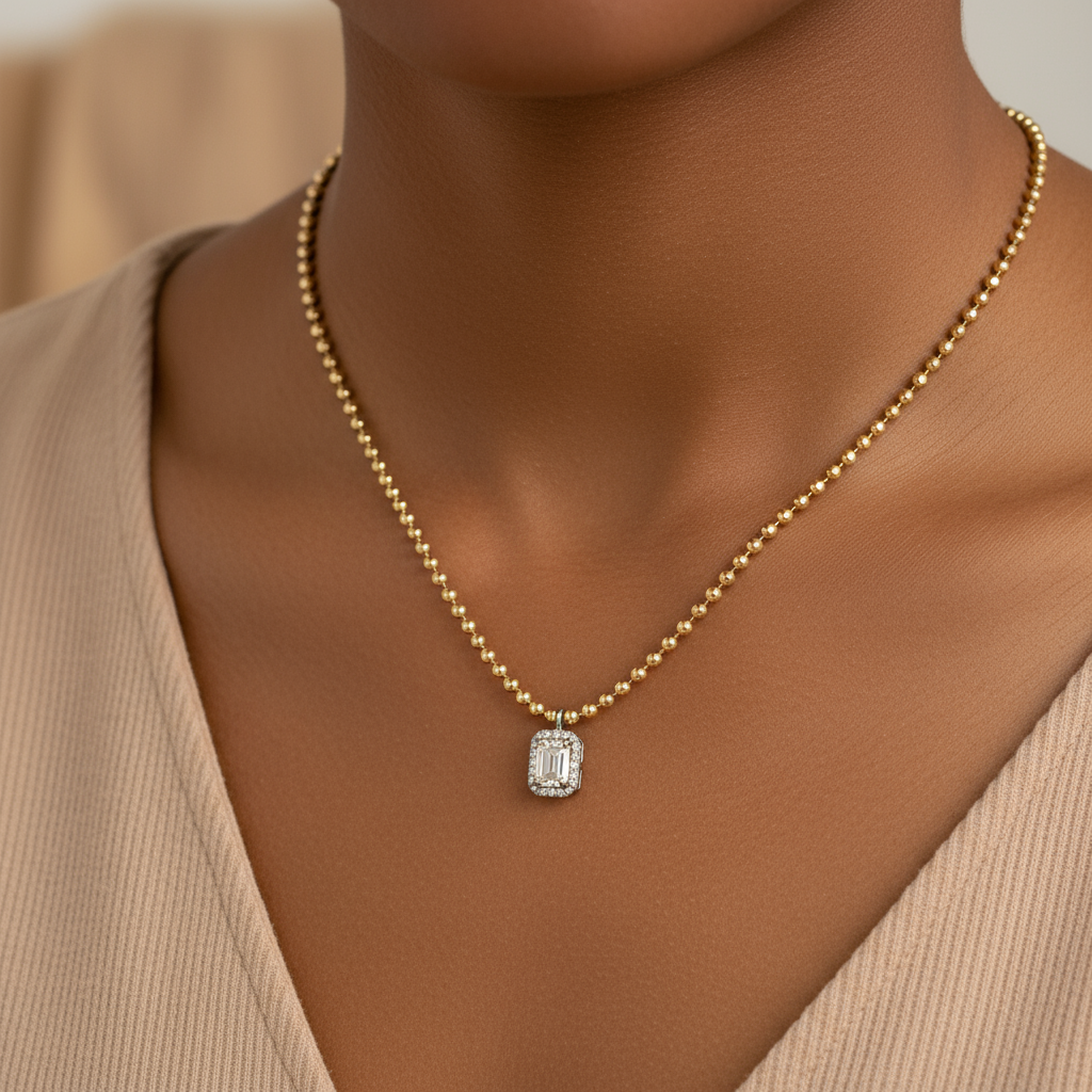 Emerald Glow Pendant Necklace