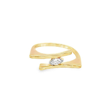 Serene Curve Ring