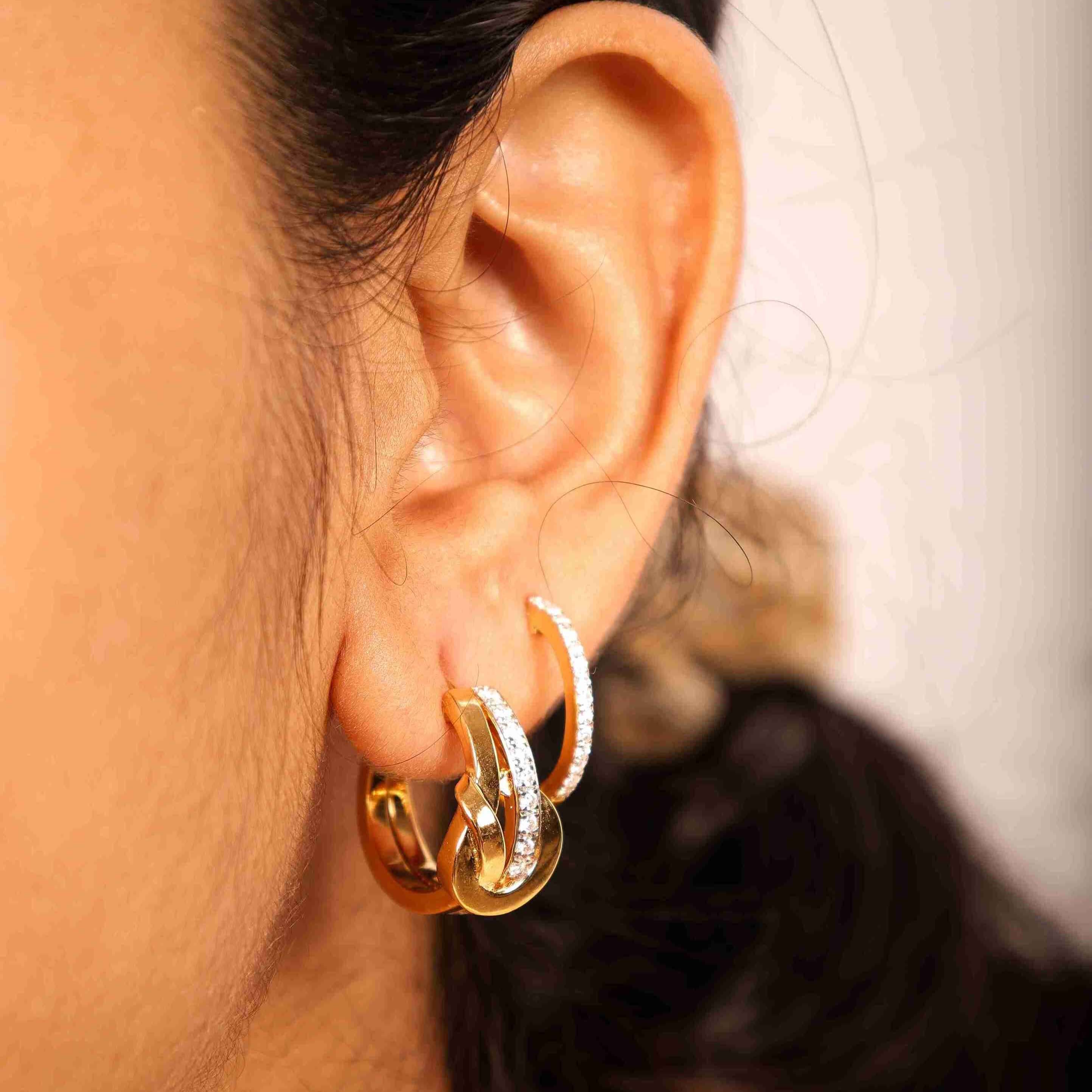 Intertwined Radiance Hoops