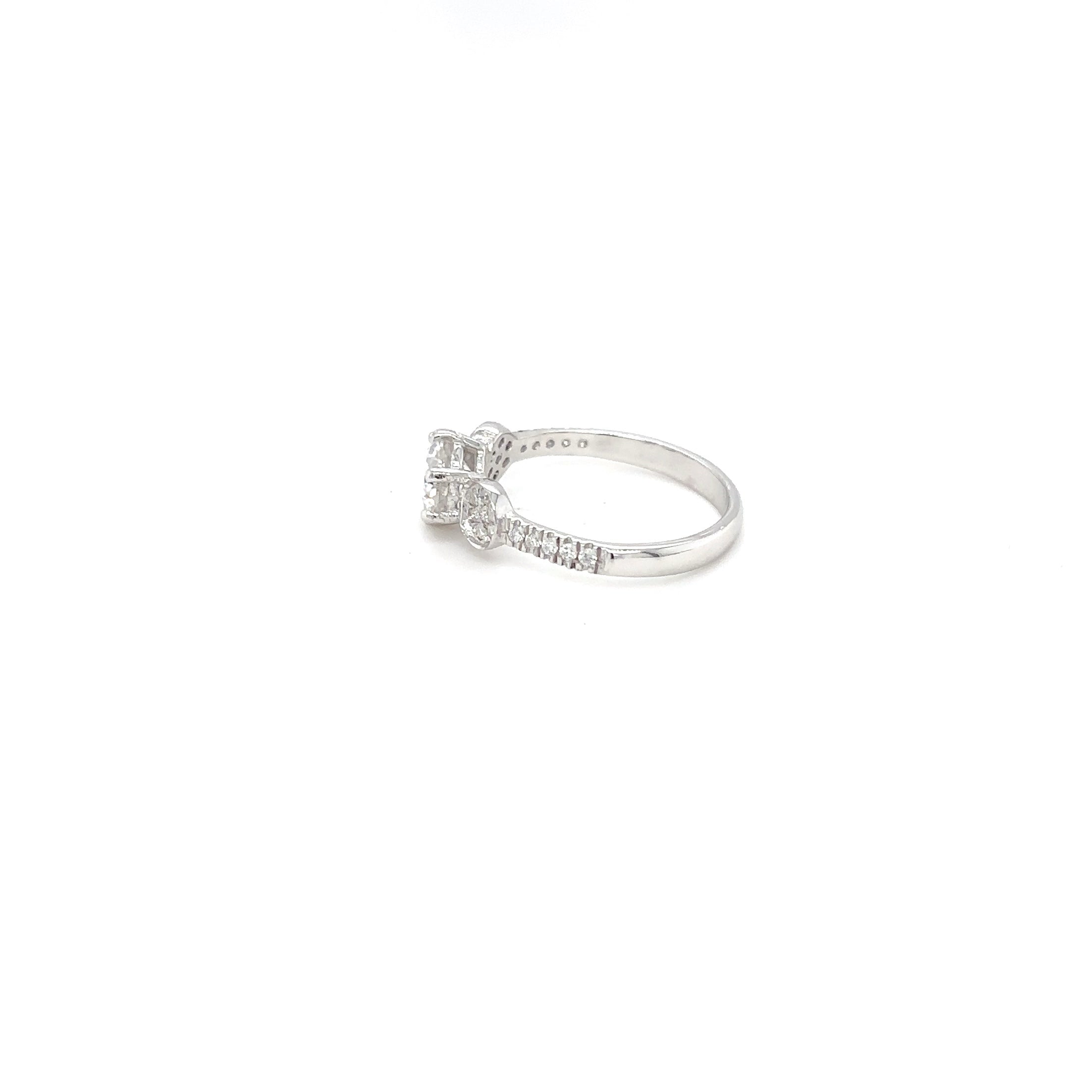 Solitaire Diamond Ring with side circles